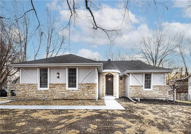 Photo 1 of Single family home for sale at 16900 E 49th Terrace S, Independence, MO 64055 | MLS# 2646467 | Listing updated on 2026-10-09