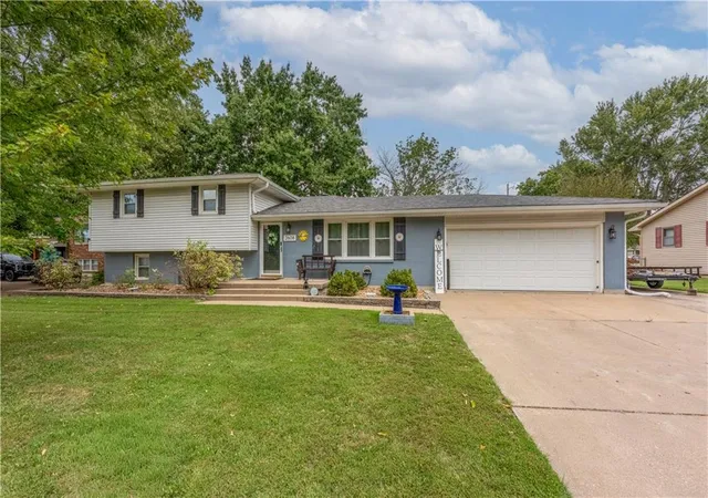 Single family home for sale at 2608 Wing Ave, Sedalia, MO 65301 | MLS# 2646468