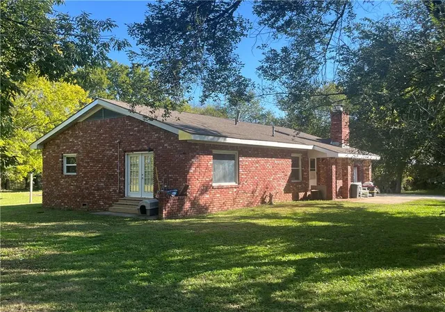 Photo 2 of Single family home for sale at 2809 Olive Ave, Parsons, KS 67357 | MLS# 2646476 | Listing updated on 2026-10-10