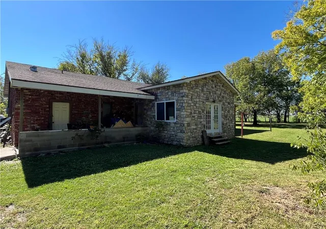 Photo 3 of Single family home for sale at 2809 Olive Ave, Parsons, KS 67357 | MLS# 2646476 | Listing updated on 2026-10-10