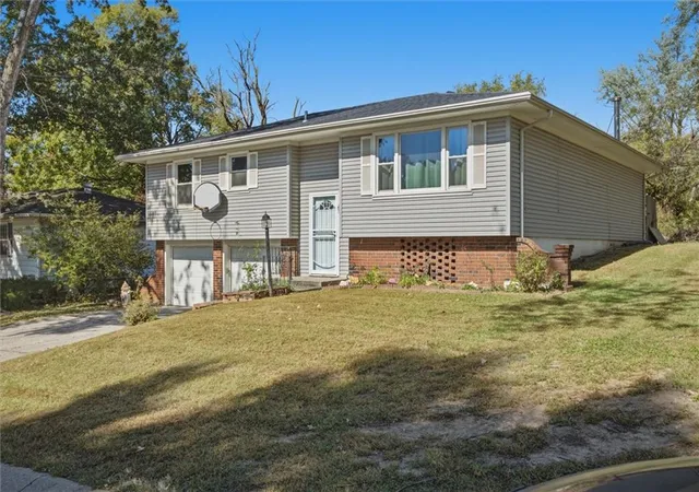 Photo 2 of Sale Pending at 5538 Webster Ave, Kansas City, KS 66104 | MLS# 2646477 | Listing updated on 2026-10-16