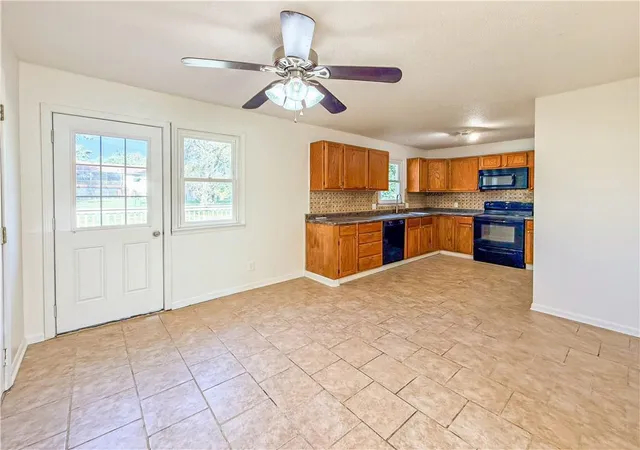 Photo 4 of Single family home for sale at 2806 Wesley Ct, Sedalia, MO 65301 | MLS# 2646487 | Listing updated on 2026-10-21