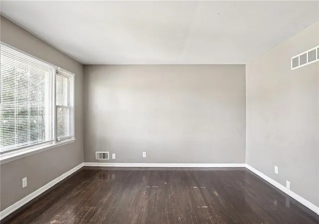 Photo 1 of Single family home for sale at 2500 Topping Ave, Kansas City, MO 64129 | MLS# 2646491 | Listing updated on 2026-10-17