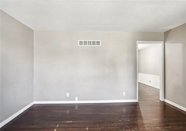 Photo 2 of Single family home for sale at 2500 Topping Ave, Kansas City, MO 64129 | MLS# 2646491 | Listing updated on 2026-10-17