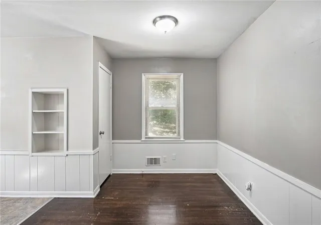 Photo 3 of Single family home for sale at 2500 Topping Ave, Kansas City, MO 64129 | MLS# 2646491 | Listing updated on 2026-10-17