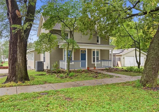 Photo 3 of Single family home for sale at 414 Elm St, Wellsville, KS 66092 | MLS# 2646496 | Listing updated on 2026-10-16