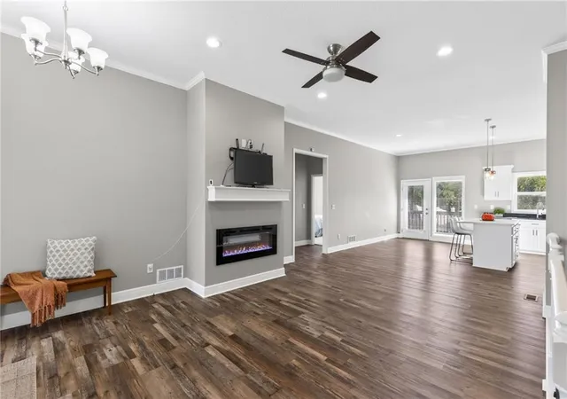 Photo 4 of Single family home for sale at 1925 Carter Ct, Liberty, MO 64068 | MLS# 2646499 | Listing updated on 2026-10-22