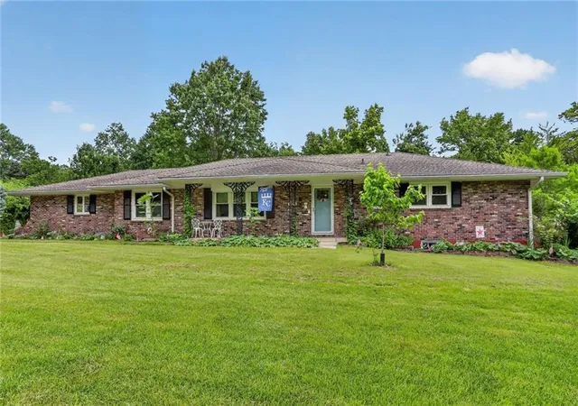 Photo 1 of Single family home for sale at 2400 W 103rd Street, Leawood, KS 66206 | MLS# 2646501 | Listing updated on 2026-10-10