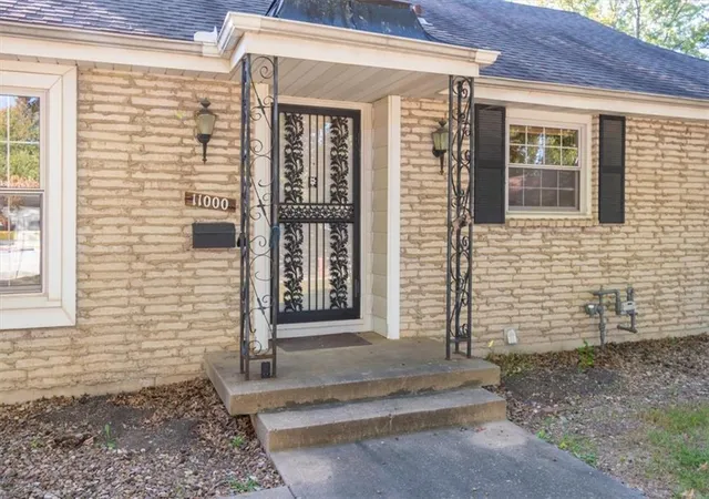 Photo 3 of Single family home for sale at 11000 Washington St, Kansas City, MO 64114 | MLS# 2646503 | Listing updated on 2026-10-11
