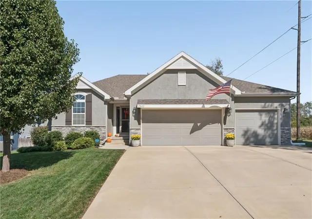 Photo 1 of Single family home for sale at 19602 W 197th Terrace, Spring Hill, KS 66083 | MLS# 2646508 | Listing updated on 2026-10-17