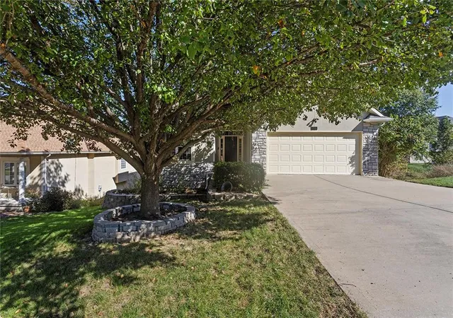 Photo 1 of Single family home for sale at 6931 N Denver Ave, Kansas City, MO 64119 | MLS# 2646510 | Listing updated on 2026-10-10