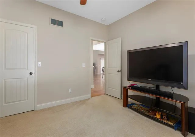 Photo 4 of Single family home for sale at 6931 N Denver Ave, Kansas City, MO 64119 | MLS# 2646510 | Listing updated on 2026-10-10