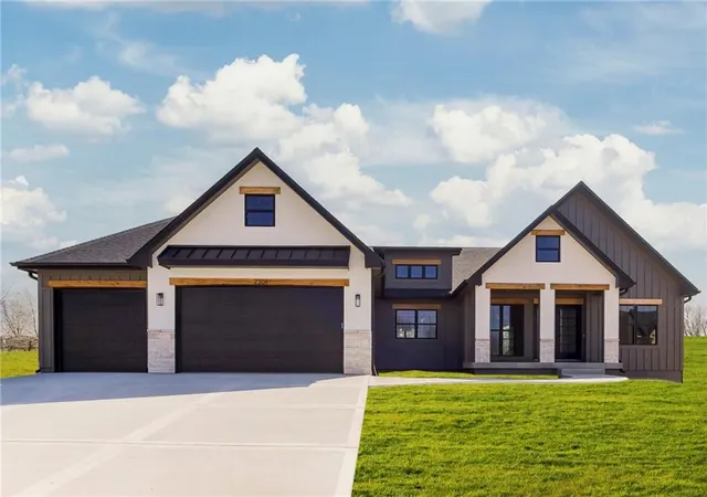 Photo 1 of Single family home for sale at 2313 Larkspur Ln, Kearney, MO 64060 | MLS# 2646511 | Listing updated on 2026-10-16