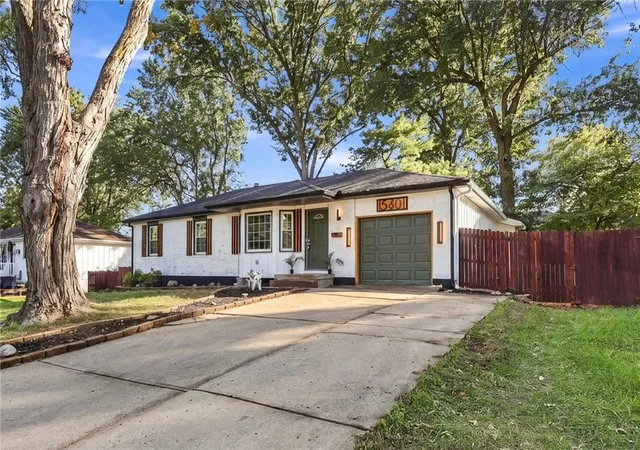 Photo 2 of Single family home for sale at 15401 E 36th Street S, Independence, MO 64055 | MLS# 2646512 | Listing updated on 2026-10-11