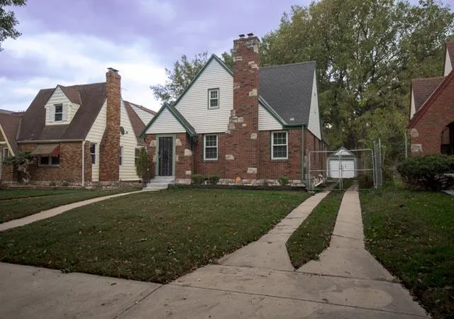Photo 2 of Sale Pending at 2305 E Meyer Blvd, Kansas City, MO 64132 | MLS# 2646519 | Listing updated on 2026-10-20