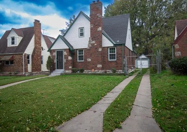 Photo 3 of Sale Pending at 2305 E Meyer Blvd, Kansas City, MO 64132 | MLS# 2646519 | Listing updated on 2026-10-20