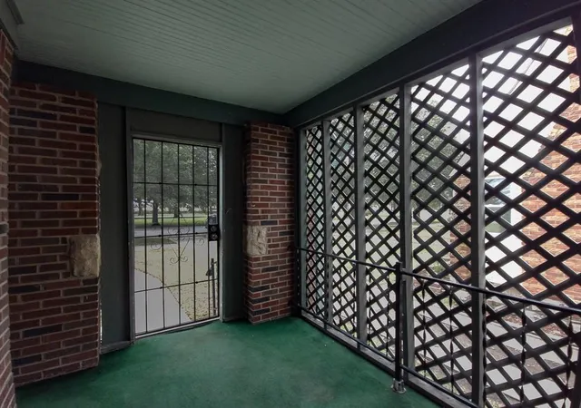 Photo 4 of Sale Pending at 2305 E Meyer Blvd, Kansas City, MO 64132 | MLS# 2646519 | Listing updated on 2026-10-20