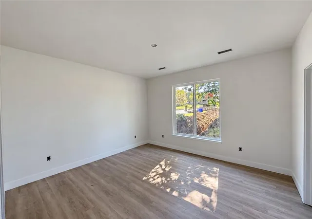 Photo 3 of Single family home for sale at 105 W Morgan St, Sedalia, MO 65301 | MLS# 2646521 | Listing updated on 2026-10-11
