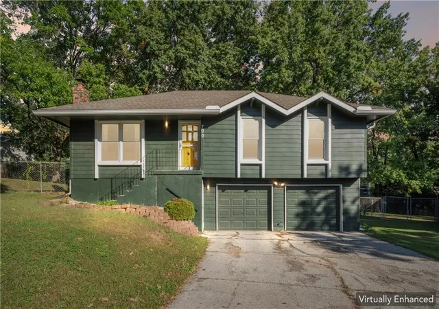 Photo 4 of Single family home for sale at 700 NE 55th Street, Kansas City, MO 64118 | MLS# 2646522 | Listing updated on 2026-10-10