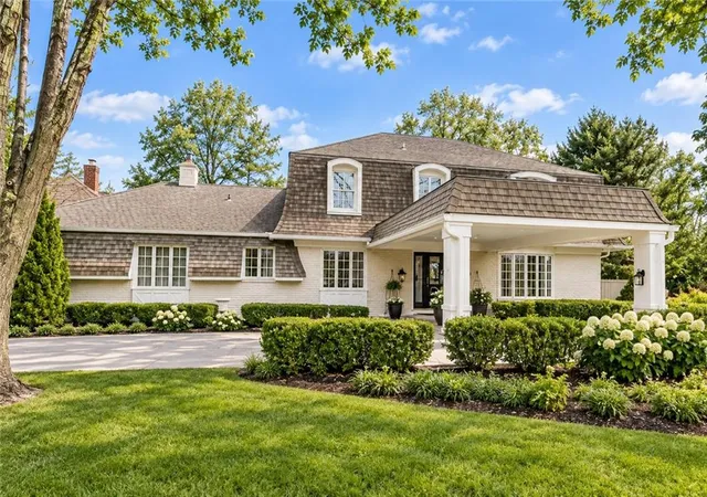 Photo 1 of Single family home for sale at 1287 W 61st Terrace, Kansas City, MO 64113 | MLS# 2646527 | Listing updated on 2026-10-10