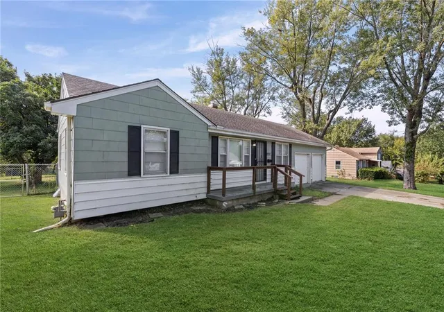 Photo 2 of Single family home for sale at 10137 E 80th Street, Raytown, MO 64138 | MLS# 2646534 | Listing updated on 2026-10-17
