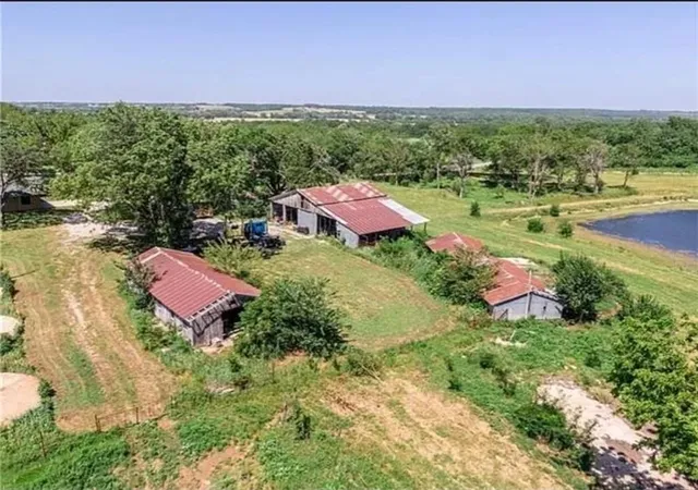 Photo 2 of Single family home for sale at 11137 W 200 Road, Blue Mound, KS 66010 | MLS# 2646538 | Listing updated on 2026-10-11