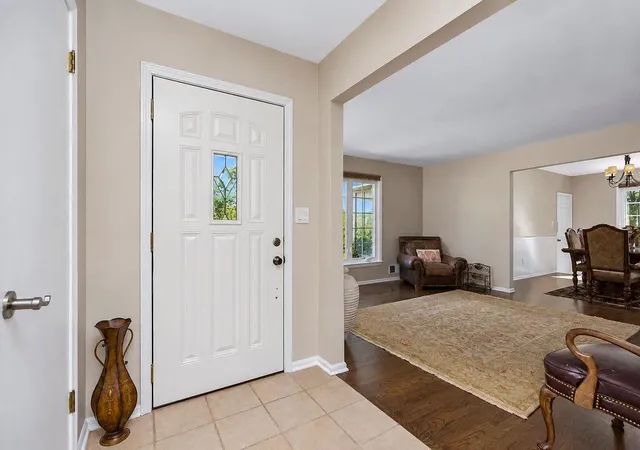 Photo 3 of Single family home for sale at 8148 NW Twin Oaks Dr, Kansas City, MO 64151 | MLS# 2646540 | Listing updated on 2026-10-11