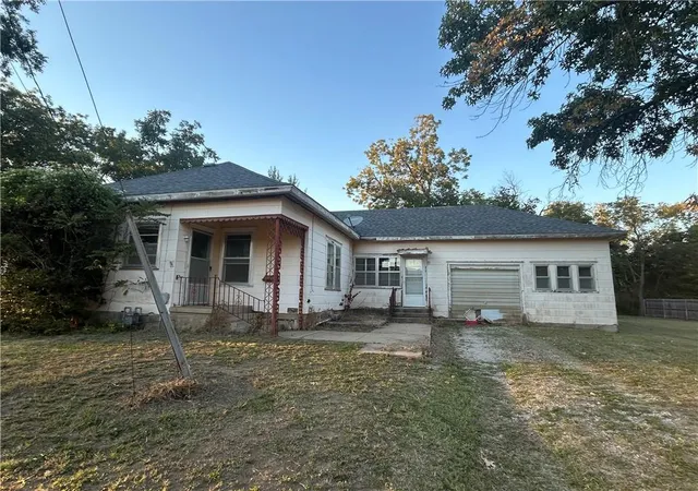 Photo 1 of Single family home for sale at 820 Tank Ave, Neodesha, KS 66757 | MLS# 2646547 | Listing updated on 2026-10-13