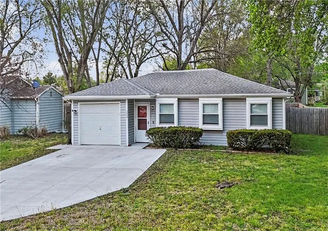 Photo 1 of Single family home for sale at 3804 Shadybrook Ln, Lawrence, KS 66047 | MLS# 2646549 | Listing updated on 2026-10-17