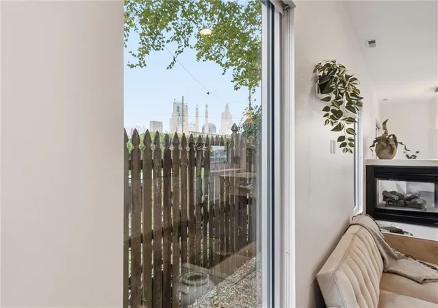 Photo 3 of Single family home for sale at 1633 Jefferson St, Kansas City, MO 64108 | MLS# 2646553 | Listing updated on 2026-10-19
