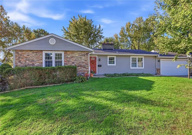 Single family home for sale at 611 Rankin Rd, Independence, MO 64055 | MLS# 2646555