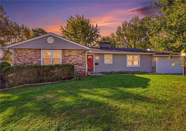 Photo 3 of Single family home for sale at 611 Rankin Rd, Independence, MO 64055 | MLS# 2646555 | Listing updated on 2026-10-28