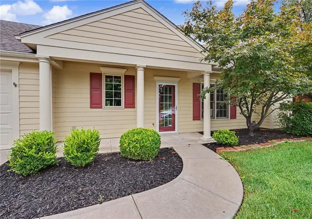 Photo 3 of Townhouse for sale at 5933 Longleaf Cir, Lawrence, KS 66049 | MLS# 2646570 | Listing updated on 2026-10-18