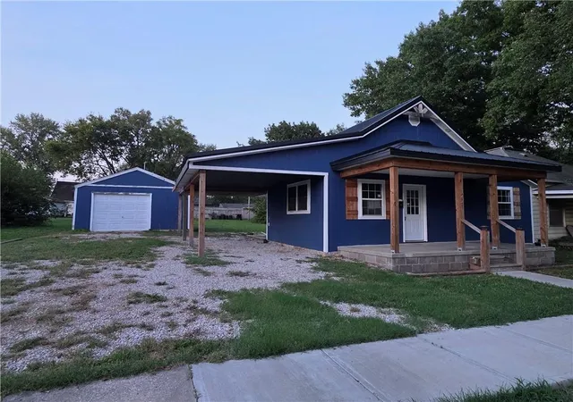 Photo 1 of Single family home for sale at 221 E 2nd Avenue, Garnett, KS 66032 | MLS# 2646573 | Listing updated on 2026-10-10