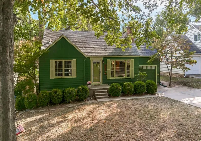 Photo 2 of Single family home for sale at 4117 W 53rd Terrace, Roeland Park, KS 66205 | MLS# 2646577 | Listing updated on 2026-10-18