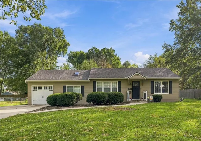 Photo 1 of Single family home for sale at 6419 Bluejacket St, Shawnee, KS 66203 | MLS# 2646583 | Listing updated on 2026-10-23