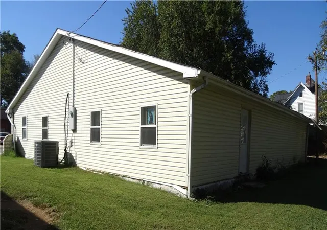 Photo 3 of Sale Pending at 4 Pine St, Butler, MO 64730 | MLS# 2646587 | Listing updated on 2026-10-14