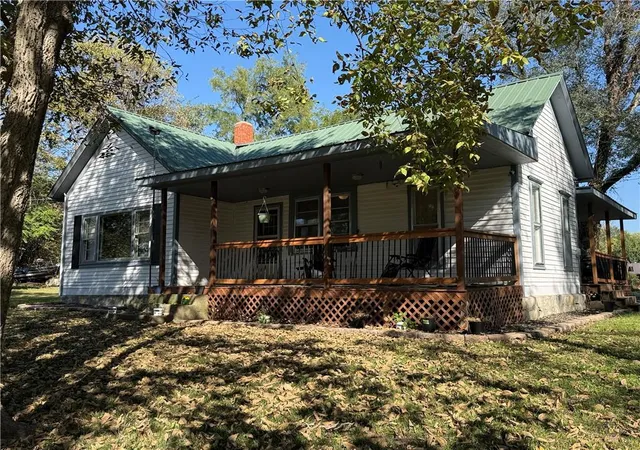 Single family home for sale at 80 S Douglas St, Kingston, MO 64650 | MLS# 2646588