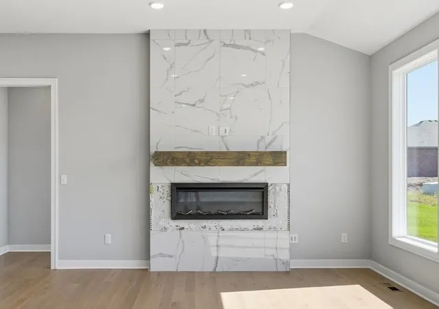 Photo 4 of Single family home for sale at 18585 W 195th Street, Spring Hill, KS 66083 | MLS# 2646589 | Listing updated on 2026-10-18