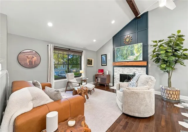 Photo 4 of Single family home for sale at 612 SE Cumberland Dr, Lees Summit, MO 64063 | MLS# 2646590 | Listing updated on 2026-10-22
