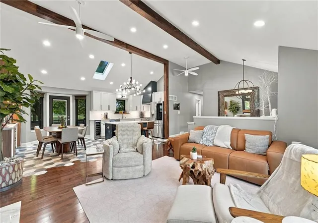 Photo 3 of Single family home for sale at 612 SE Cumberland Dr, Lees Summit, MO 64063 | MLS# 2646590 | Listing updated on 2026-10-22