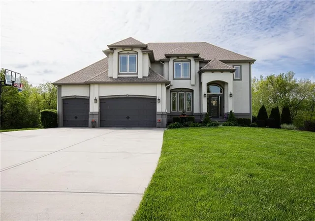 Photo 2 of Single family home for sale at 13017 Kelli Dr, Kearney, MO 64060 | MLS# 2646602 | Listing updated on 2026-10-13