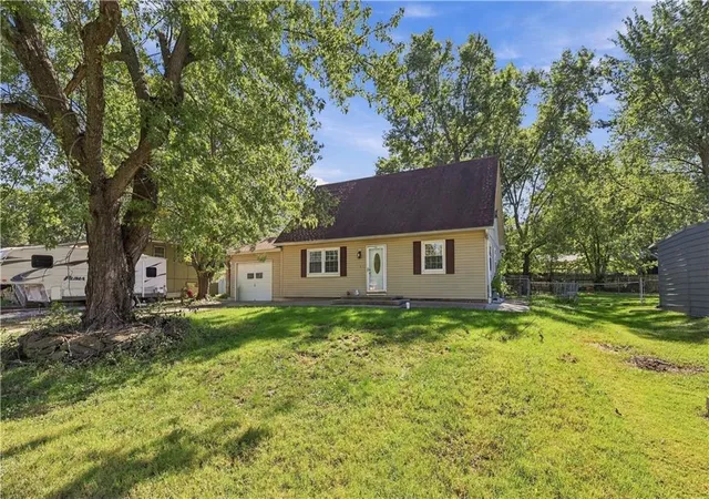 Photo 1 of Single family home for sale at 214 Cedarlane Dr, Wellsville, KS 66092 | MLS# 2646606 | Listing updated on 2026-10-17