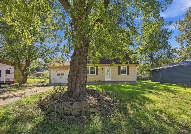 Photo 23 of Single family home for sale at 214 Cedarlane Dr, Wellsville, KS 66092 | MLS# 2646606 | Listing updated on 2026-10-17