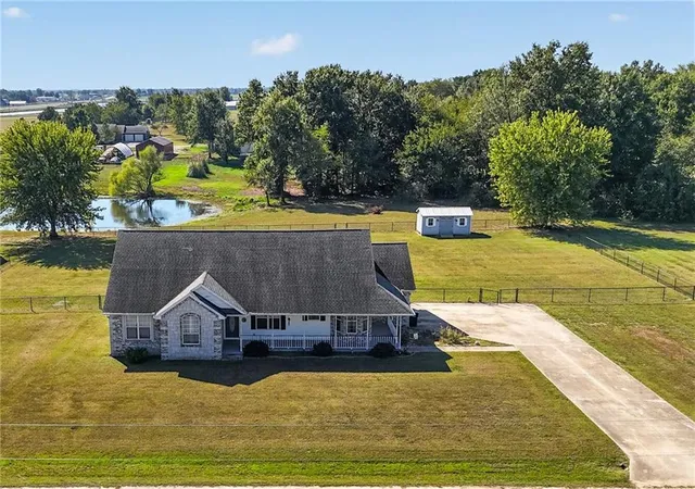 Photo 1 of Single family home for sale at 37 6th Road, Lamar, MO 64759 | MLS# 2646608 | Listing updated on 2026-10-15