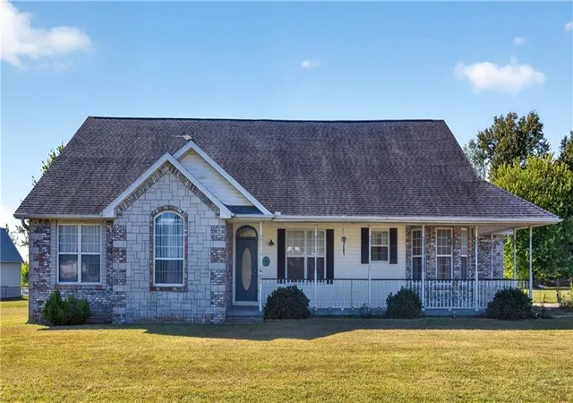 Photo 3 of Single family home for sale at 37 6th Road, Lamar, MO 64759 | MLS# 2646608 | Listing updated on 2026-10-15