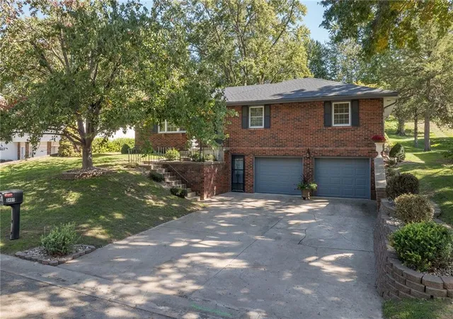 Photo 2 of Single family home for sale at 3401 N 36th Terrace, Saint Joseph, MO 64506 | MLS# 2646612 | Listing updated on 2026-10-27