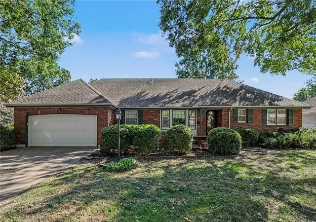 Photo 2 of Single family home for sale at 5125 Spring Ave, Kansas City, MO 64133 | MLS# 2646614 | Listing updated on 2026-10-19
