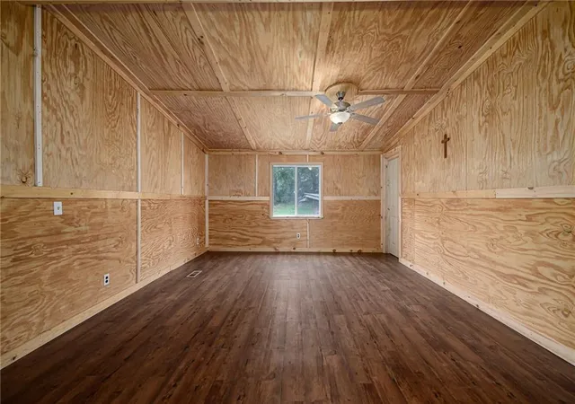 Photo 3 of Single family home for sale at 12576 166th Street, Linwood, KS 66052 | MLS# 2646615 | Listing updated on 2026-10-23