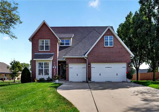 Single family home for sale at 1202 Cedar Crst Dr, Pittsburg, KS 66762 | MLS# 2646623